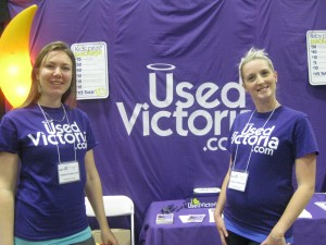 Charlotte and Andrea at their first baby fair with usedvictoria.com
