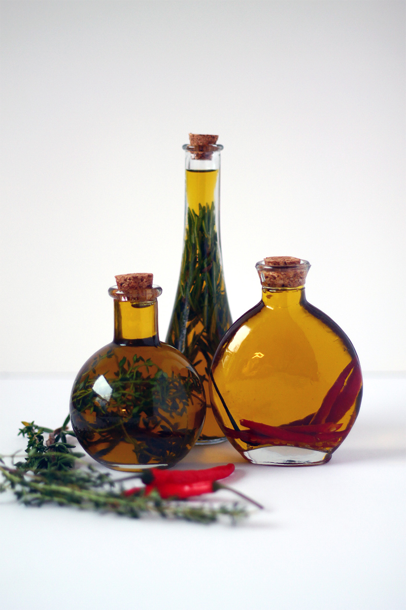 Herb & Chile Infused Olive Oil by Squirrelly Minds on Used.ca